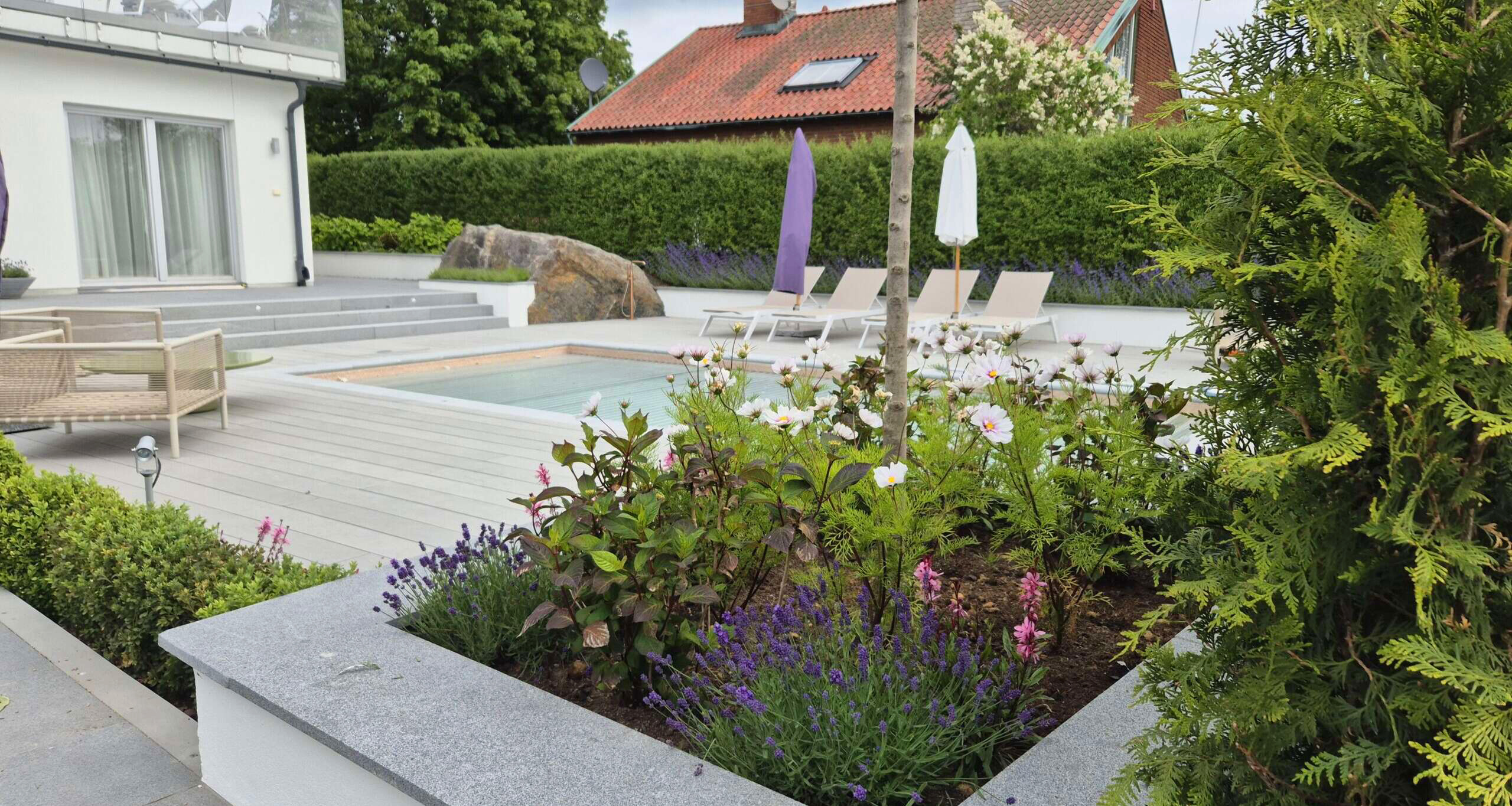 Trädgård och utemiljö av Zon 2 AB. Trädgårdsdesign Zon 2 AB.